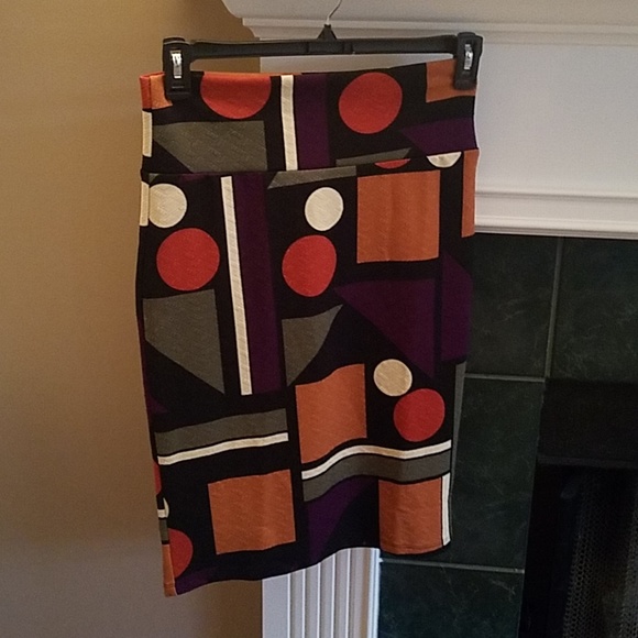 LuLaRoe Dresses & Skirts - Lularoe Cassie skirt